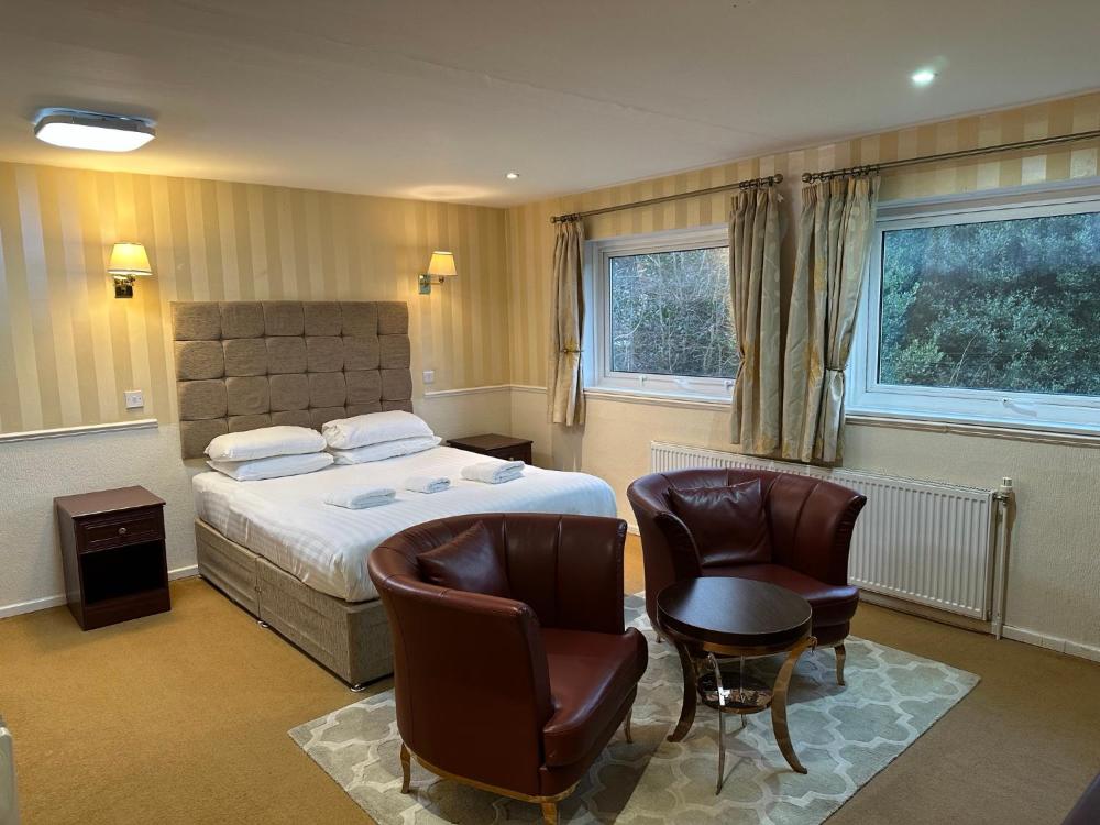 Room Image 4