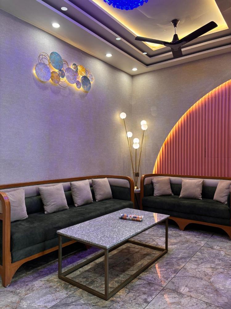 Hotel anushangi