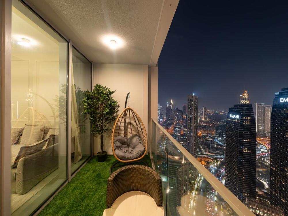 Panoramic Downtown & Fountain views from High Floors at Forte by Propigo