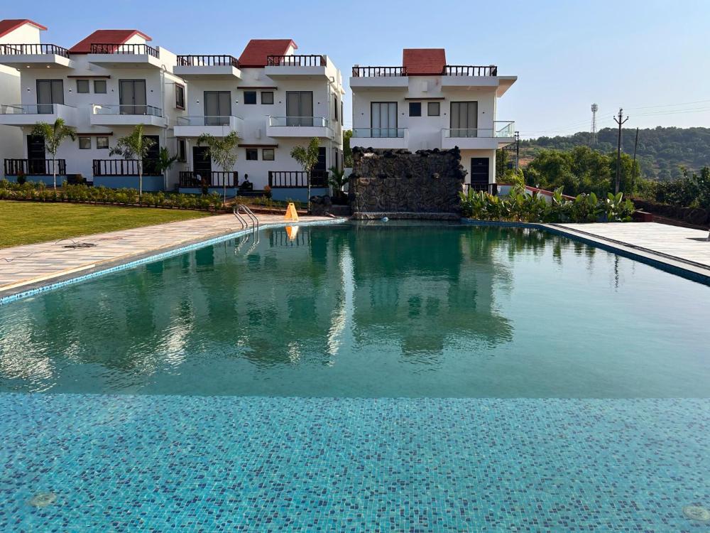 Baywatch Resort Bhogave Beach