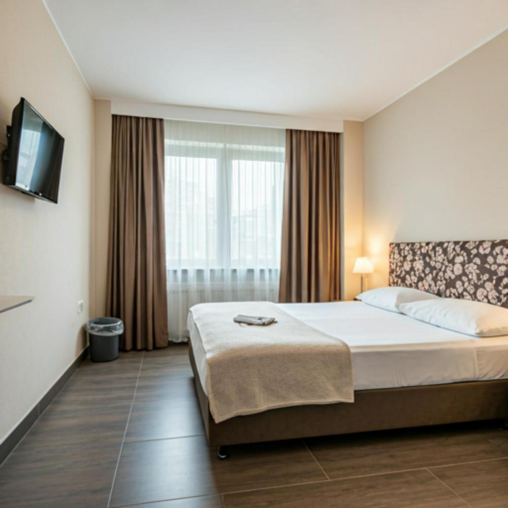 Neelkanth Hotel And Restaurant