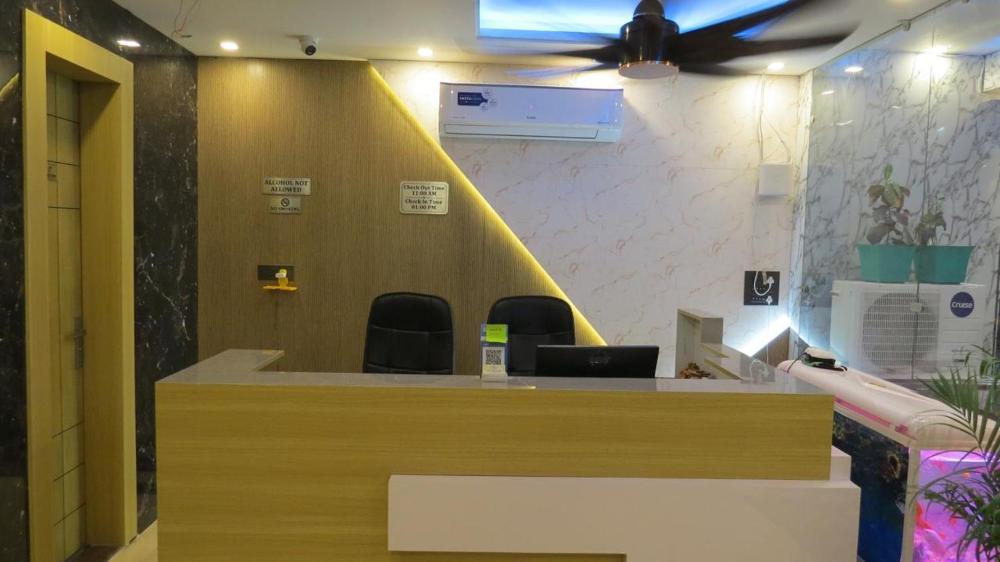 Hotel Vaidik Ganga, Near Parmarth Niketan