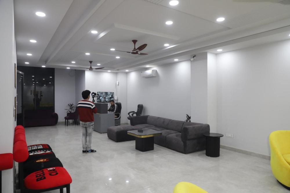 Crazy Days Hotel | Sonipat 