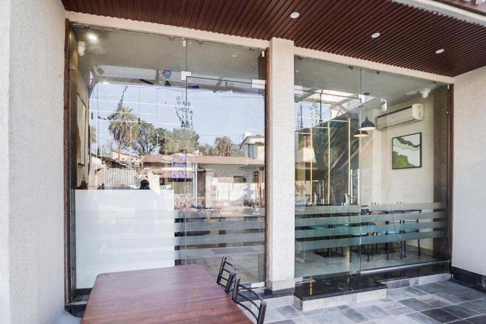 Super Townhouse Arvind Marg Pachamarhi
