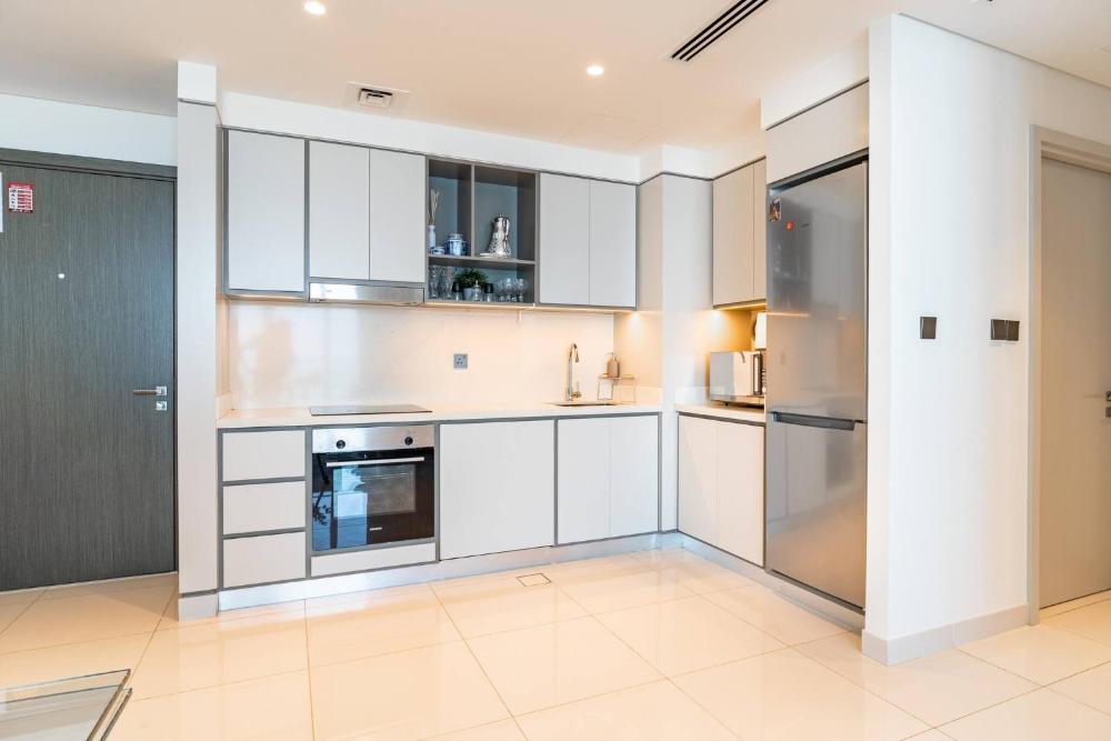 Exclusive 1BR in Sunrise Bay – Sea & Palm Views