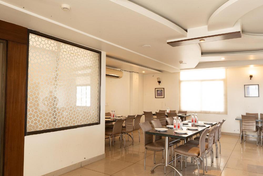FabHotel Signature Inn