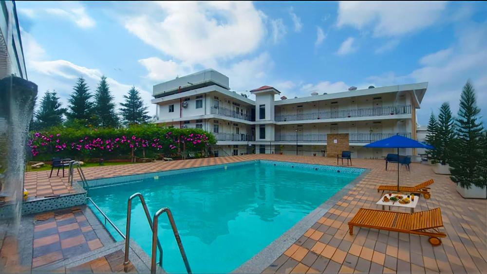 LA NICHOLAS - LAKE VIEW ( BY SUMMIT HOTELS)