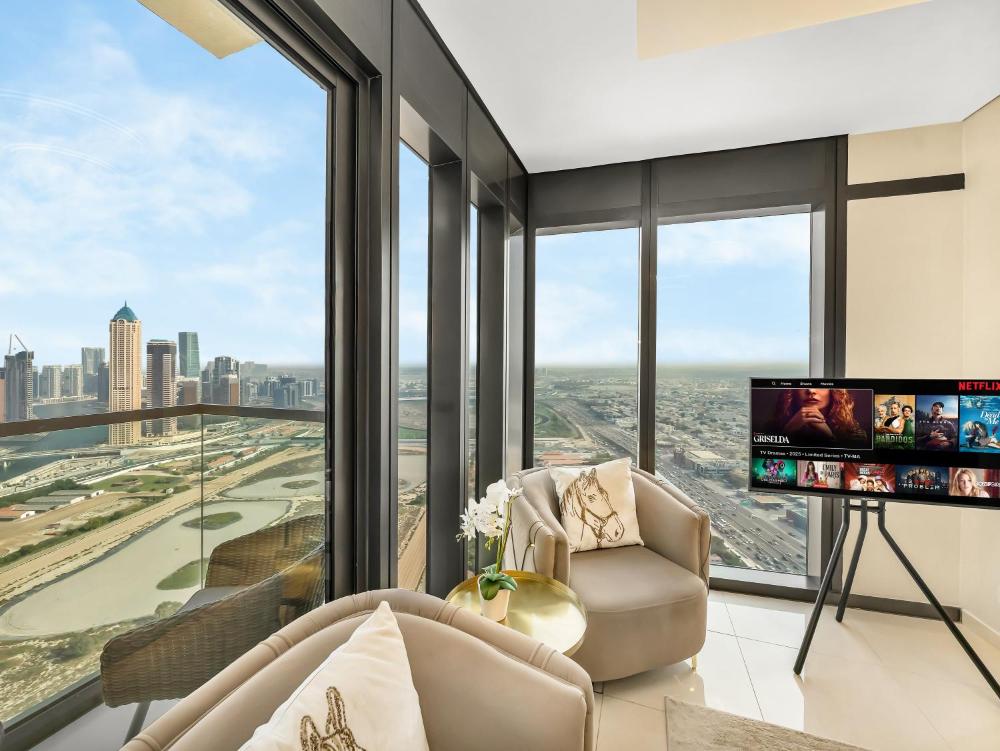 Lux Apartments in BusinessBay, Canal views, Great Location