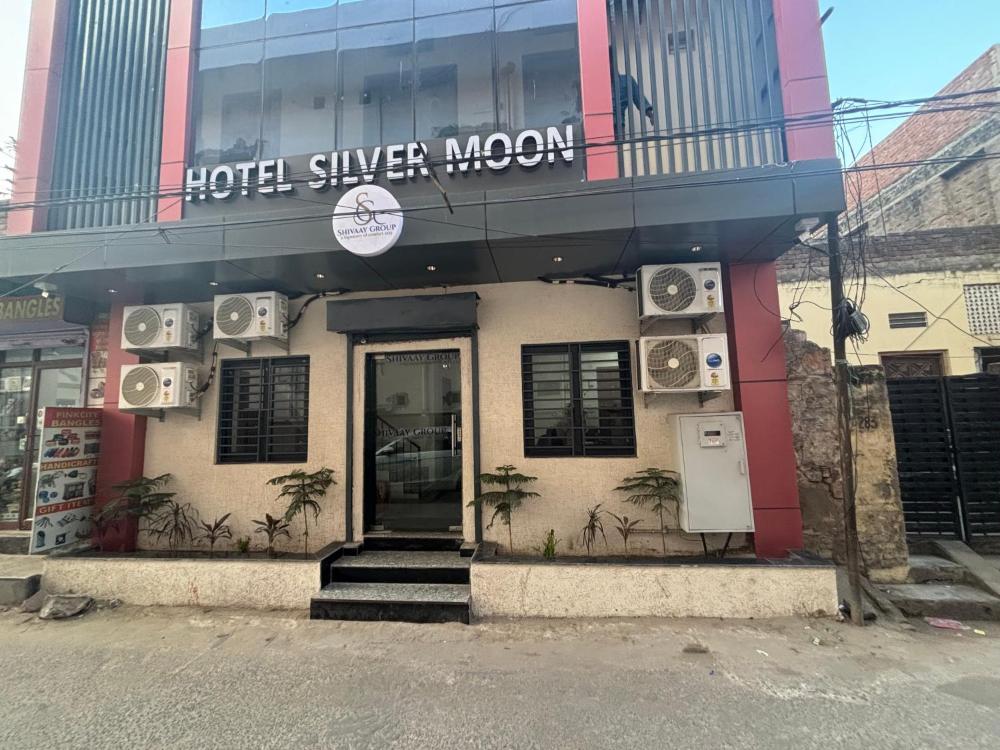 Hotel Silver Moon