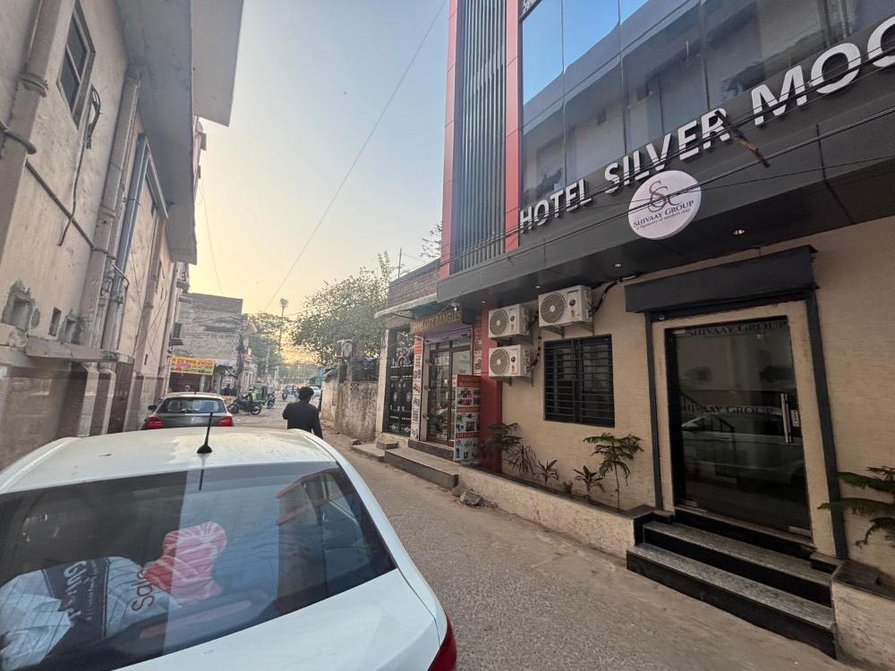 Hotel Silver Moon