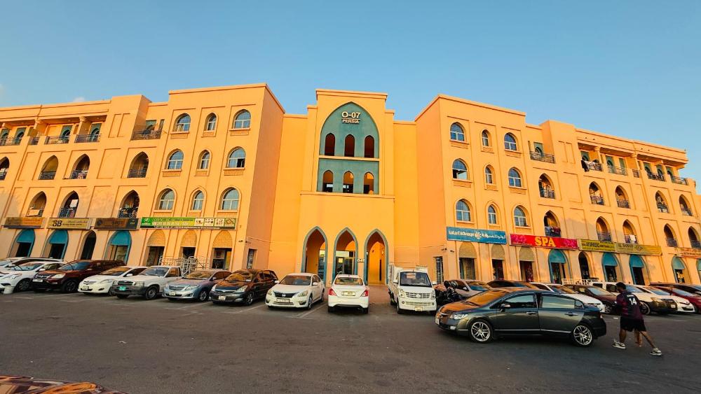 O07 Luxury Furnished Studio Apartment near bus stop Garden view Persia Cluster