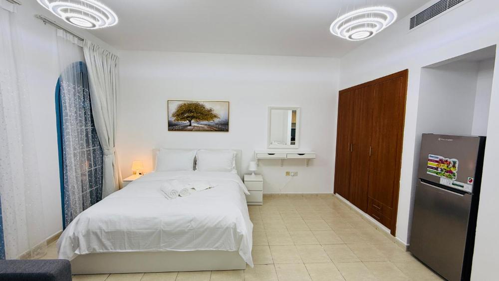 O07 Luxury Furnished Studio Apartment near bus stop Garden view Persia Cluster