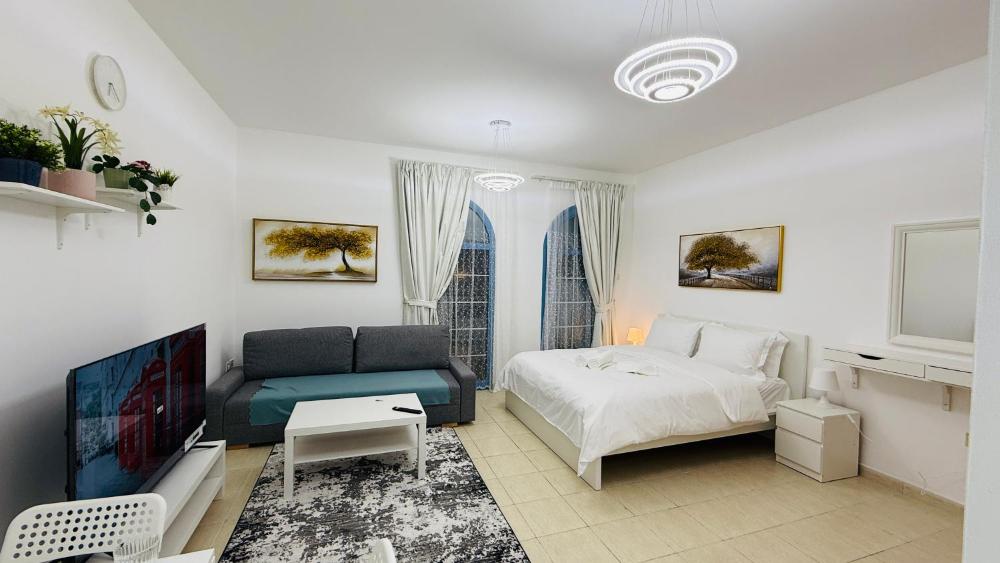 O07 Luxury Furnished Studio Apartment near bus stop Garden view Persia Cluster
