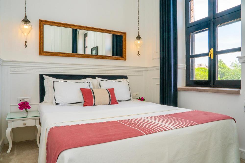 siyah lale otel cunda