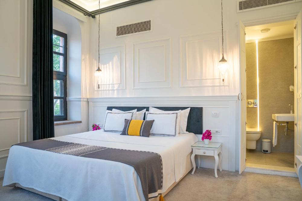 siyah lale otel cunda