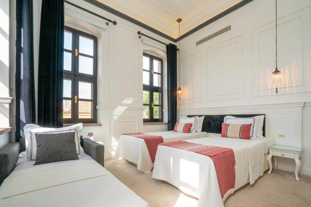 siyah lale otel cunda
