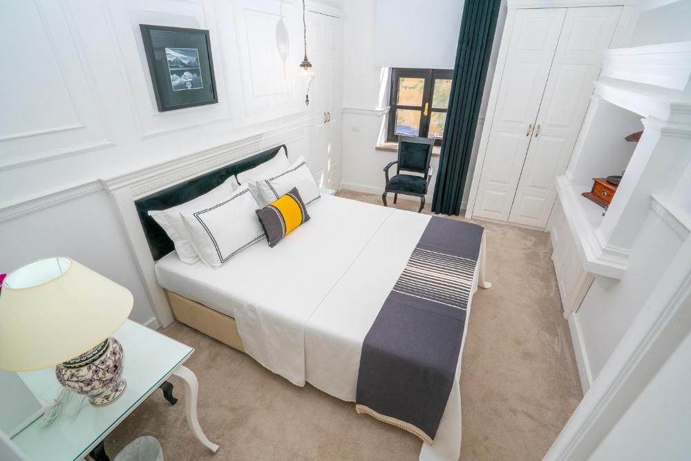 siyah lale otel cunda