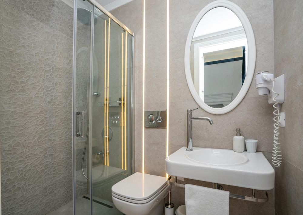 siyah lale otel cunda