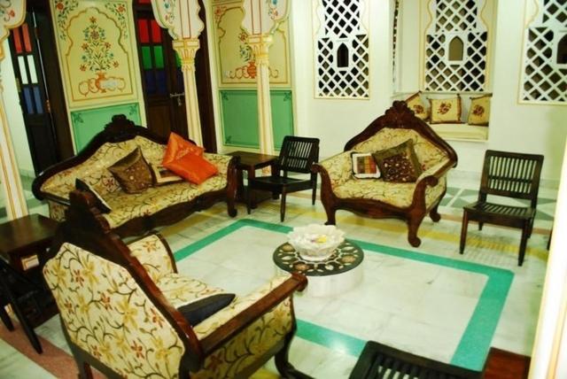 Rani Mahal Hotel