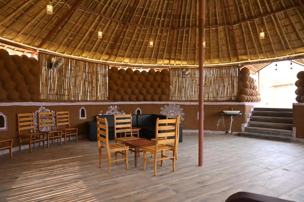 Ret Mahal Huts & Resort