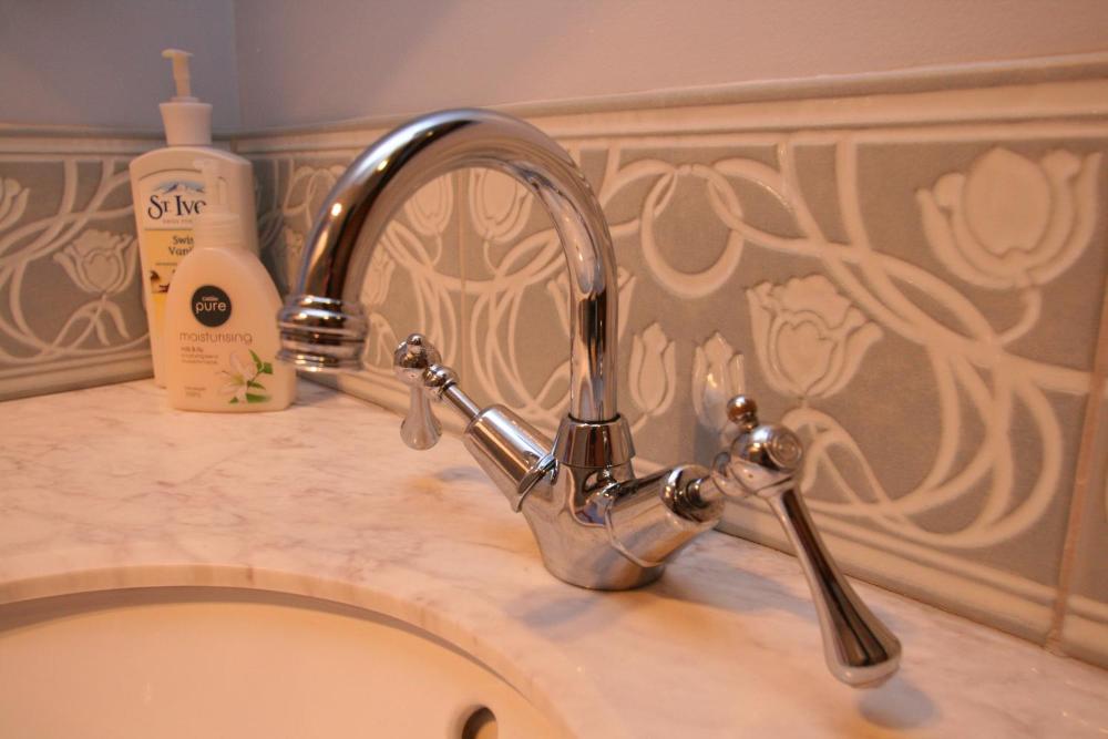 Hobart Quayside Cottages Rosies Cottage Prices Photos Reviews