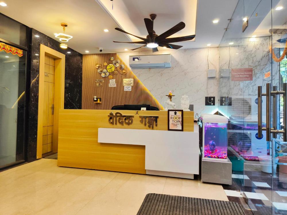 Hotel Vaidik Ganga, Near Parmarth Niketan