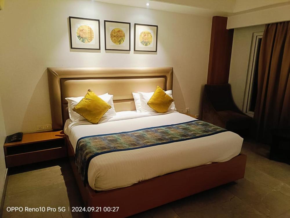 THE LATTITUDE LUXURY HOTEL