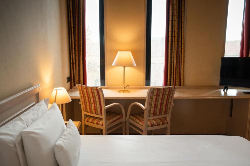 Room image 2