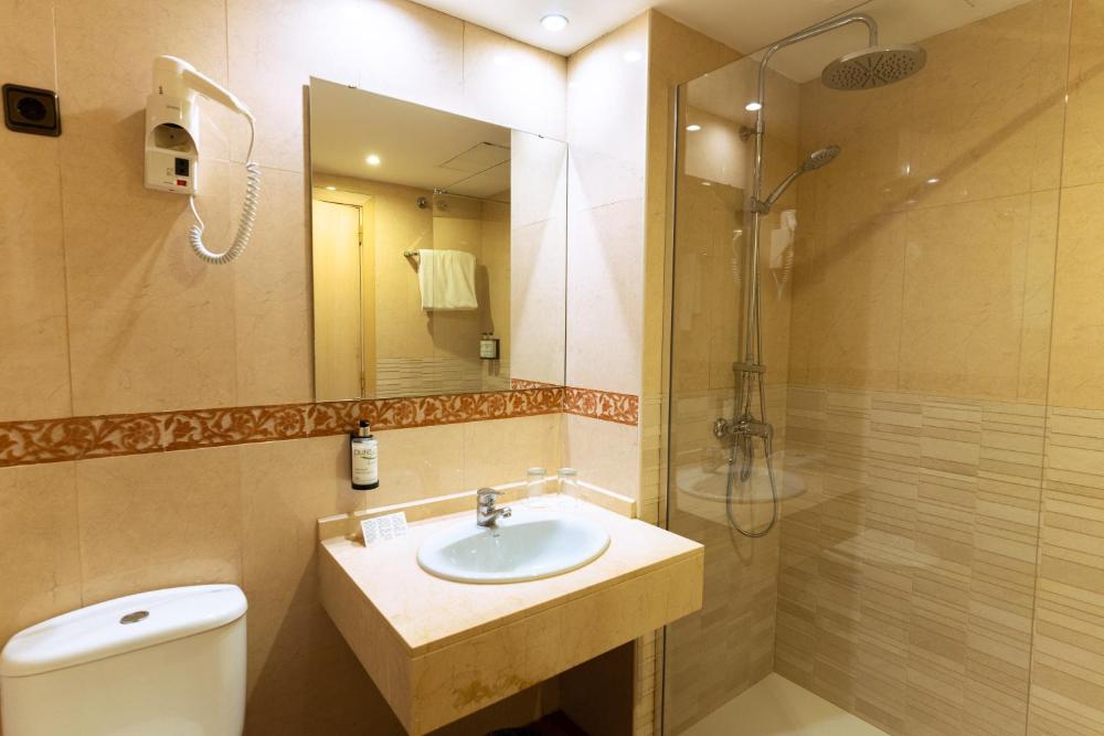 Room image 3
