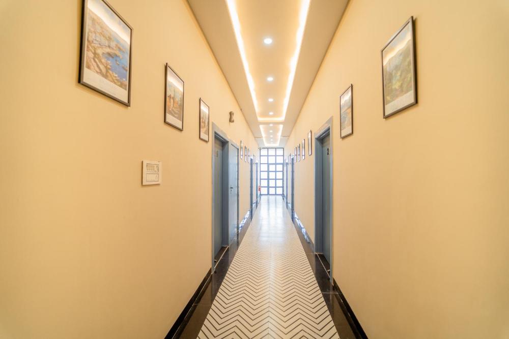 Palm Hotel Mansarovar