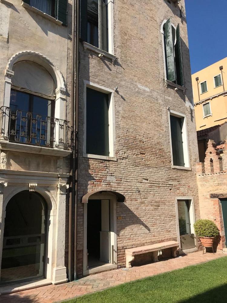 palazzo contarini della porta di ferro hotel