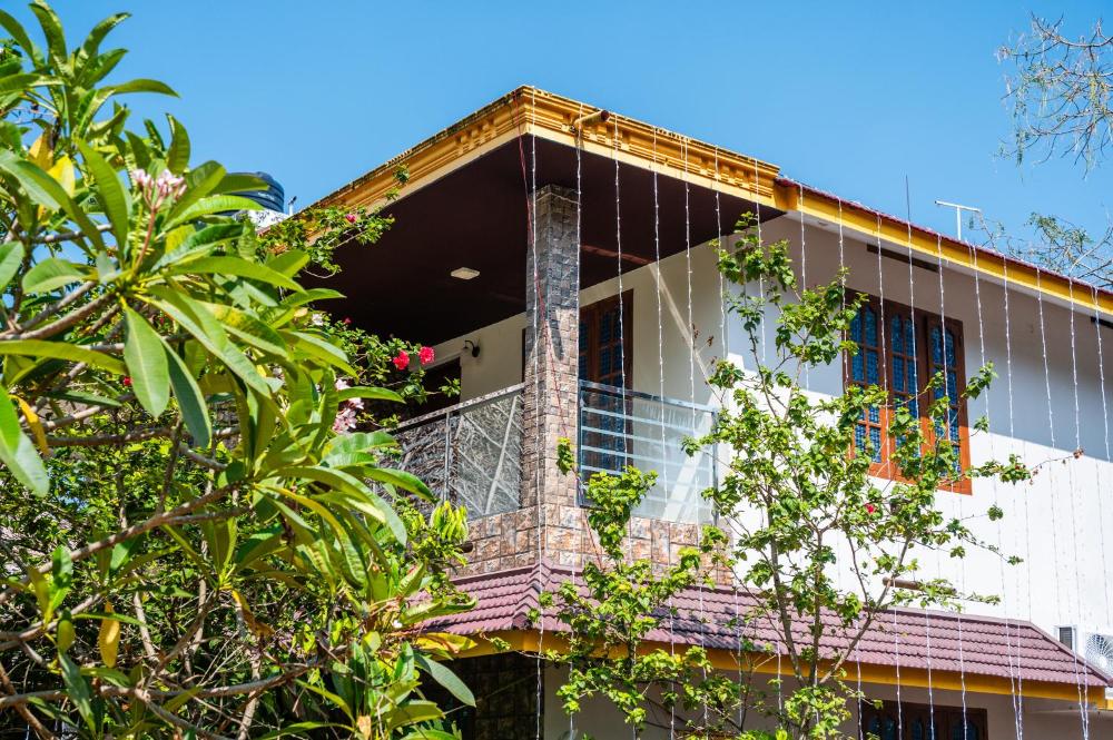 Sky's Surf Hostel