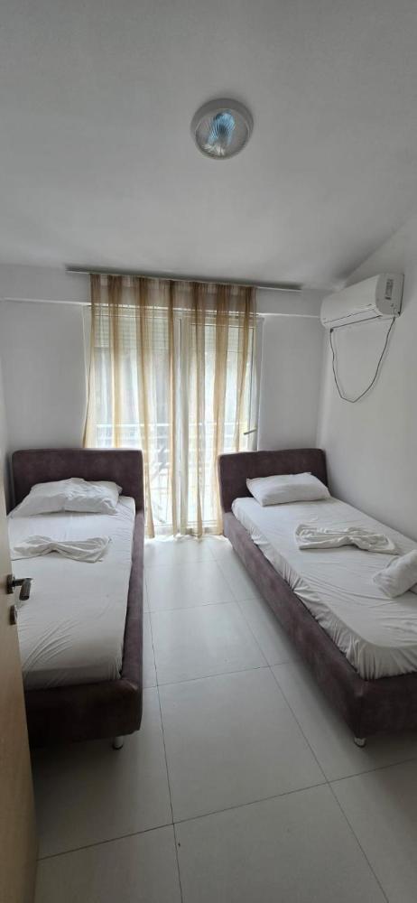 Room image 2