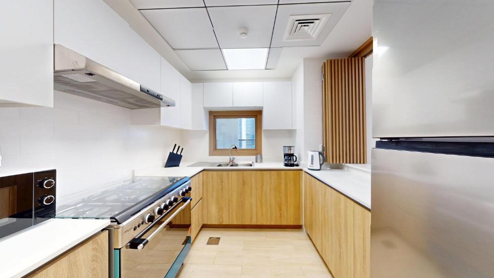 Scenic Canal View Homes - 8 mins to Dubai Mall - Pool & Gym Access