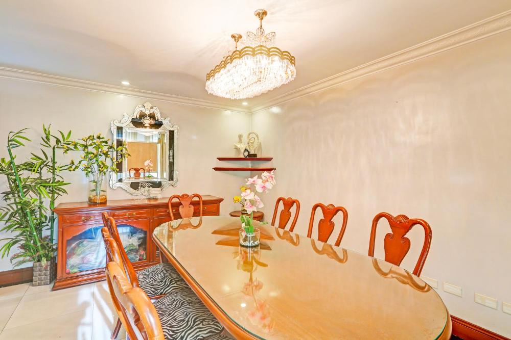 타운하우스 오크 마카티 마닐라 PNR 파사이 에반젤리스타 근처 구 VIP 스위트 (Townhouse OAK Makati Manila Near PNR Pasay Evangelista formerly VIP Suites)