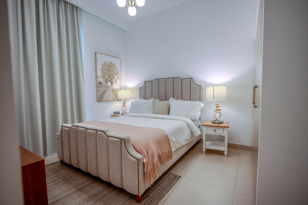 3BR Haven with Burj Views by MagnoliasVHR