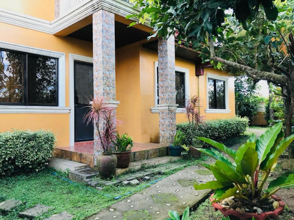 villa adelle at silang