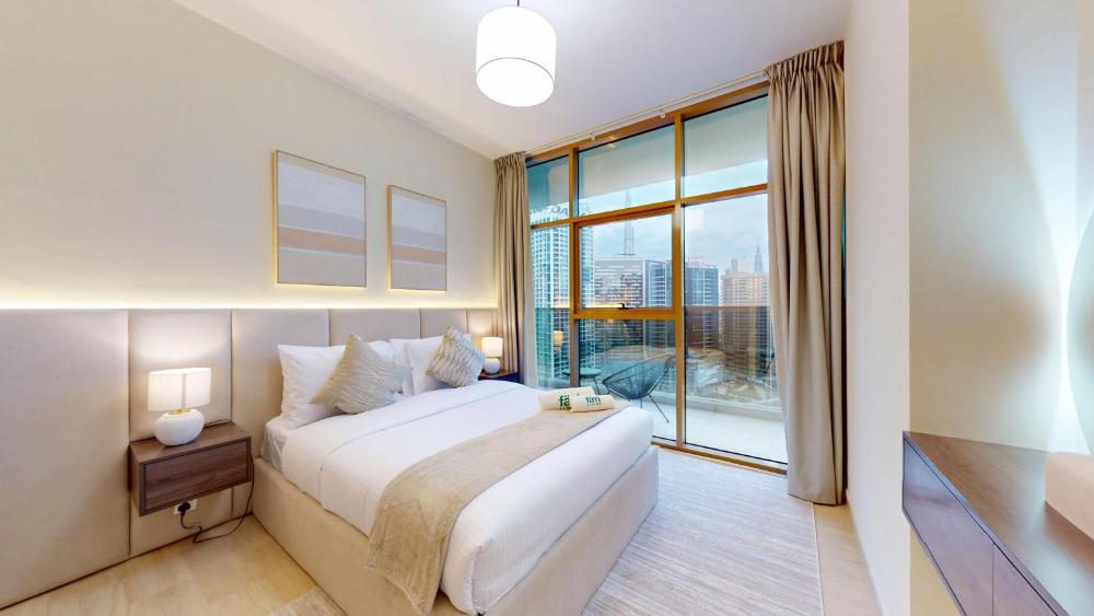Scenic Canal View Homes - 8 mins to Dubai Mall - Pool & Gym Access