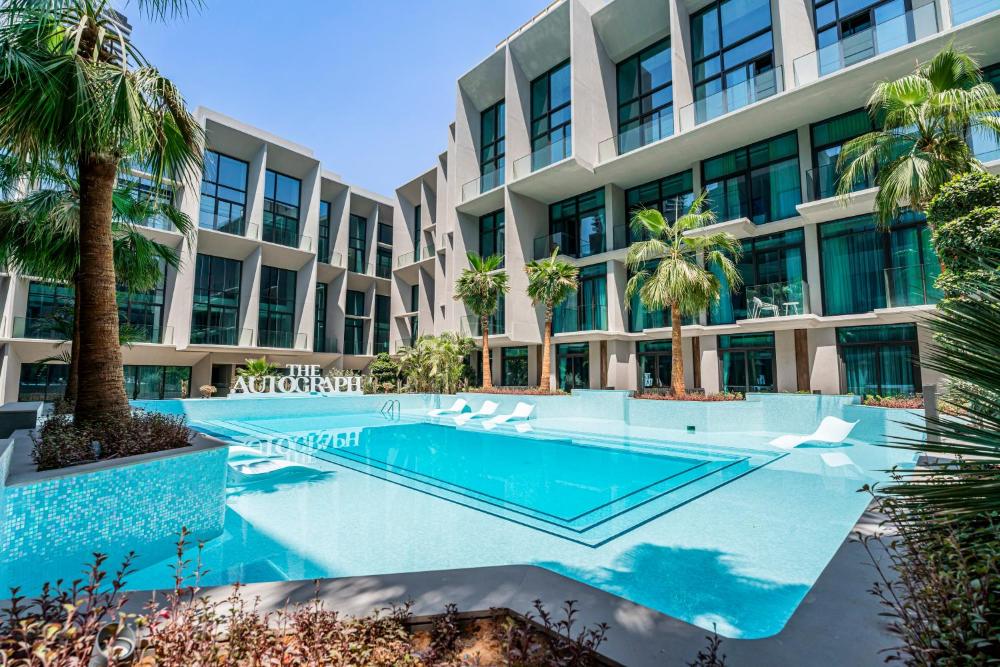 Escape24 Cozy Studio with Pool View in JVC