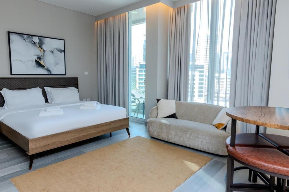 Dubai Marina Walk Gem Modern Apartments with Pool & Gym access, Steps to Beach & Metro Managed by Su
