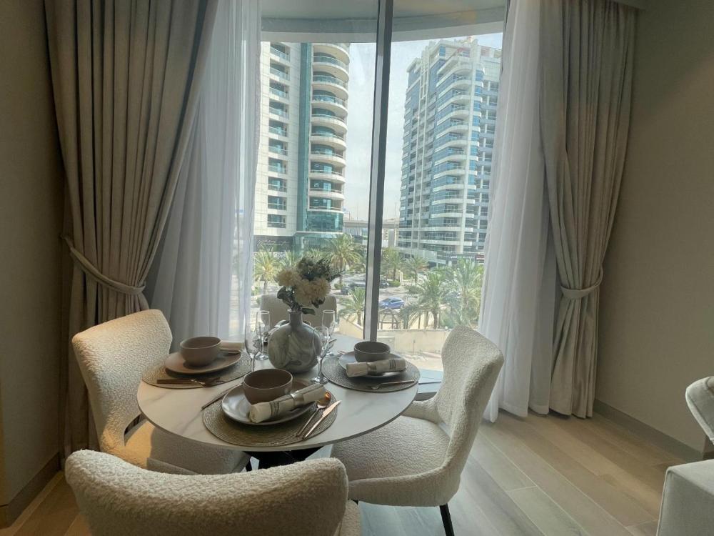 Dubai Marina Walk Gem Modern Apartments with Pool & Gym access, Steps to Beach & Metro Managed by Su