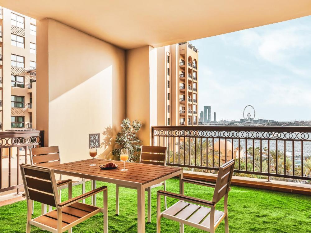 New Fairmont Residence with private beach on PalmJumeirah