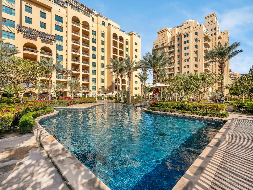New Fairmont Residence with private beach on PalmJumeirah