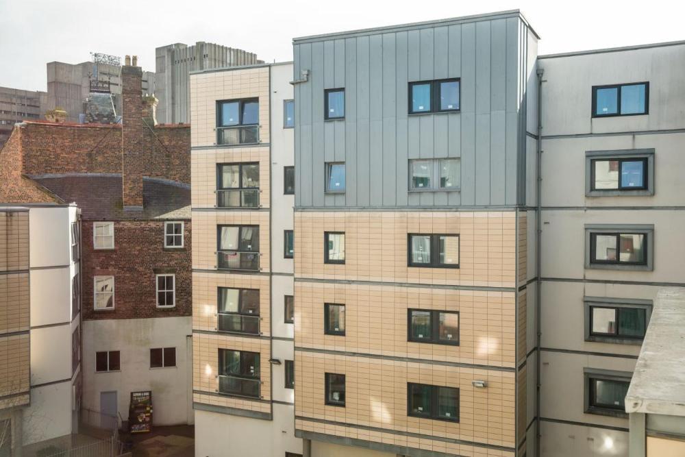 albert court
