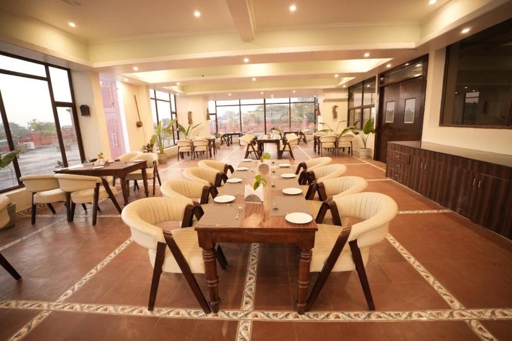 Gautam Hotels and Resort