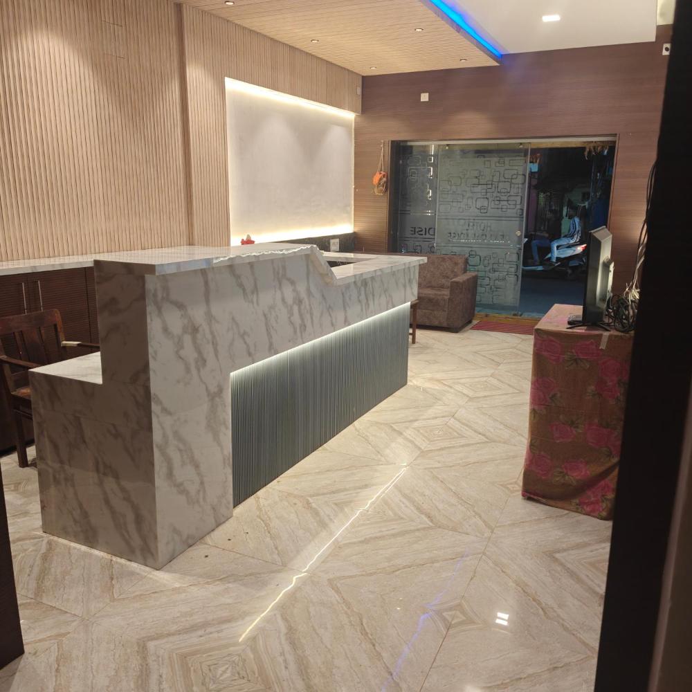 Hotel Praj Paradise