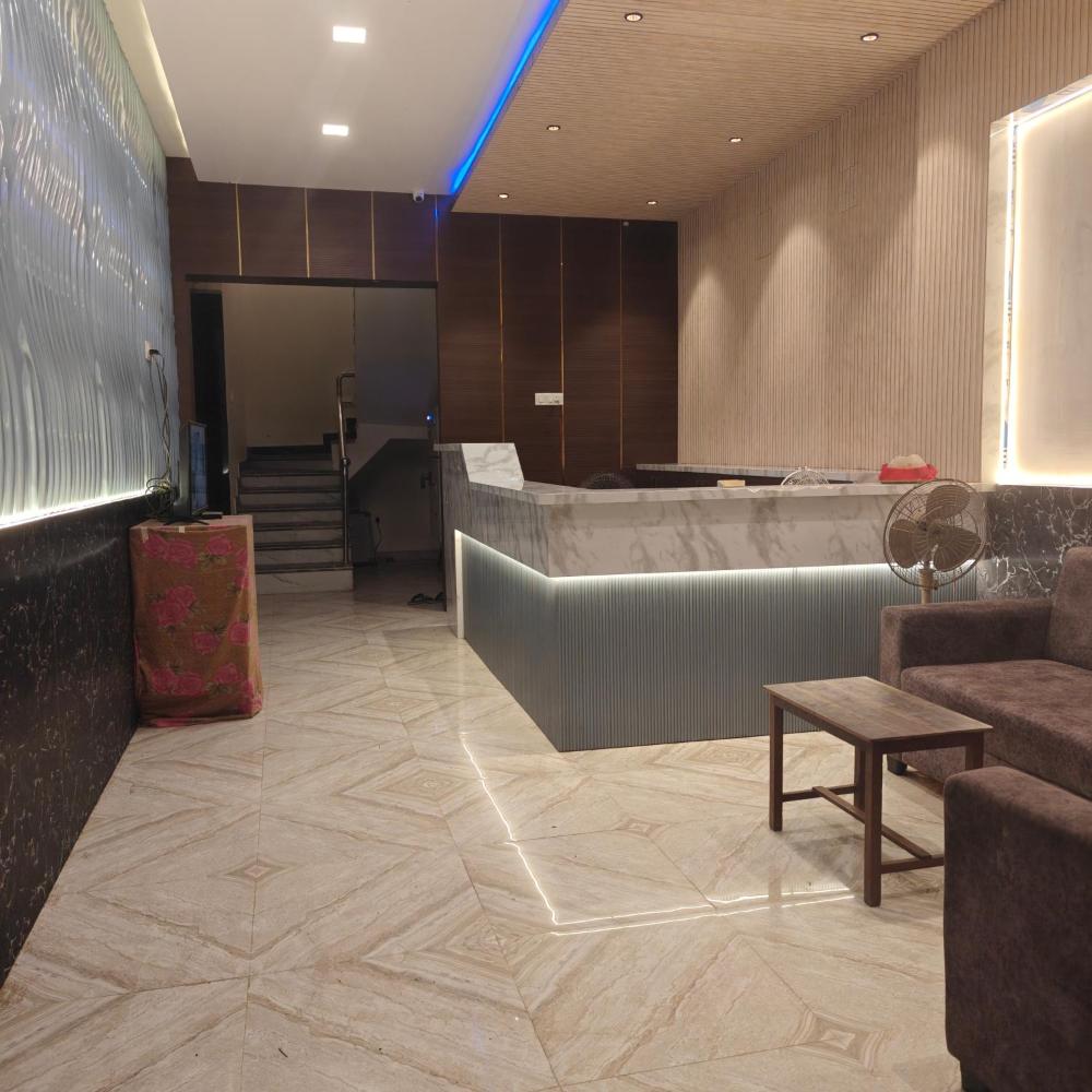Hotel Praj Paradise