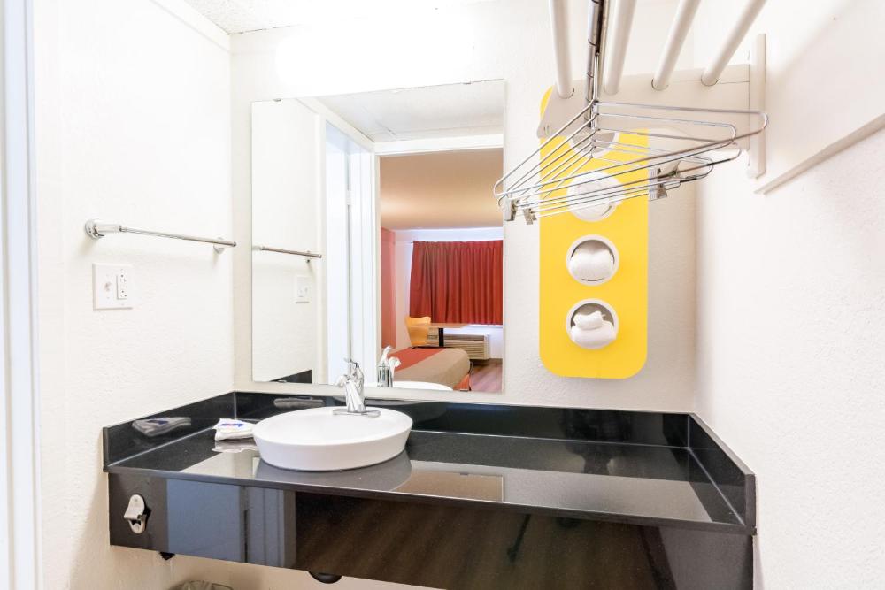 Room image 3