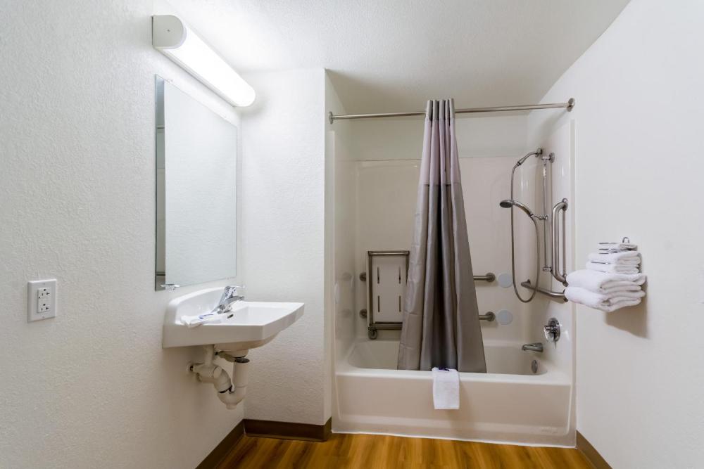 Room image 3