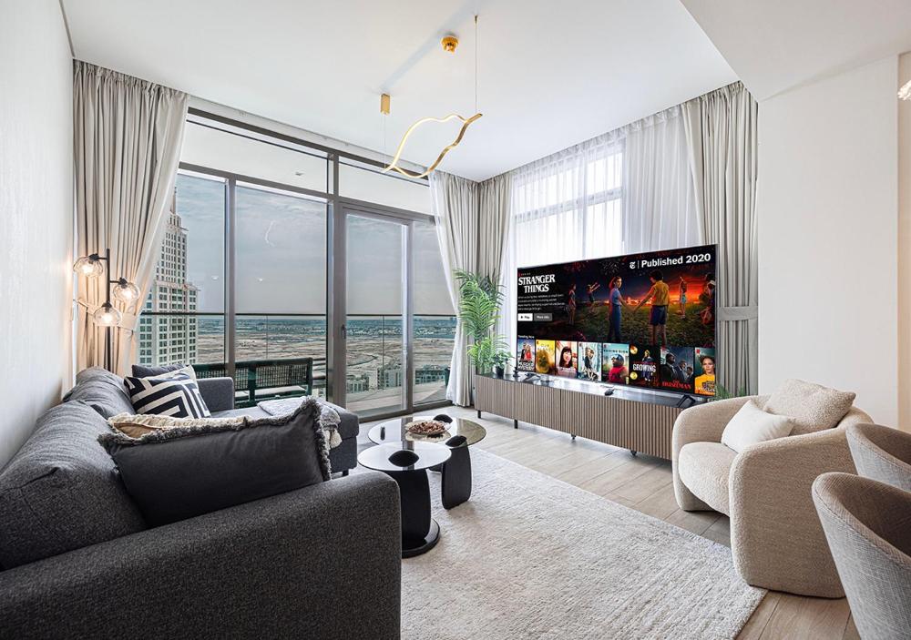 Lux 1BR Apartment with Amazing view in Palace Residences Creek Harbor